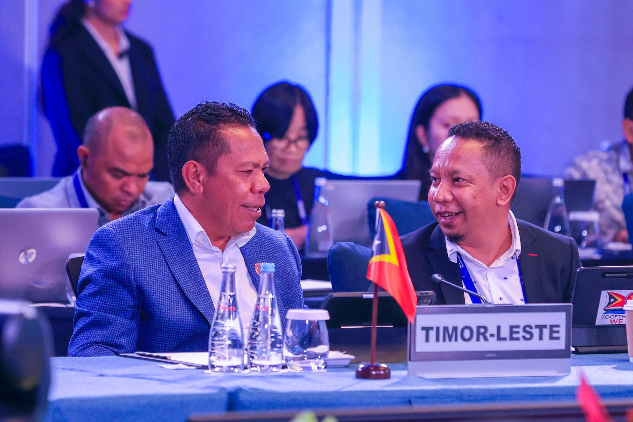 𝐕𝐢𝐬𝐞-𝐌𝐢𝐧𝐢𝐬𝐭𝐫𝐮 𝐊𝐨𝐦𝐞𝐫𝐬𝐢𝐮 𝐧𝐨 𝐈𝐧𝐝𝐮𝐬𝐭𝐫𝐢𝐚 𝐏𝐚𝐫𝐭𝐢𝐬𝐢𝐩𝐚 𝐒𝐨𝐫𝐮𝐦𝐮𝐭𝐮𝐤 𝐎𝐟𝐢𝐬𝐢𝐚𝐥 𝐄𝐤𝐨𝐧𝐨𝐦𝐢𝐤𝐮 𝐒𝐞𝐧𝐢𝐨𝐫 𝐏𝐫𝐞𝐩𝐚𝐫𝐚𝐭𝐨𝐫𝐢𝐮 (𝐏𝐫𝐞𝐩-𝐒𝐄𝐎𝐌) 𝐛𝐚 𝐑𝐞𝐭𝐫𝐞𝐚𝐭 𝐌𝐢𝐧𝐢𝐬𝐭𝐫𝐮 𝐄𝐤𝐨𝐧𝐨𝐦𝐢𝐤𝐮 𝐀𝐒𝐄𝐀𝐍 𝐧𝐢𝐚𝐧 𝐛𝐚 𝐝𝐚𝐥𝐚 𝟑𝟐.